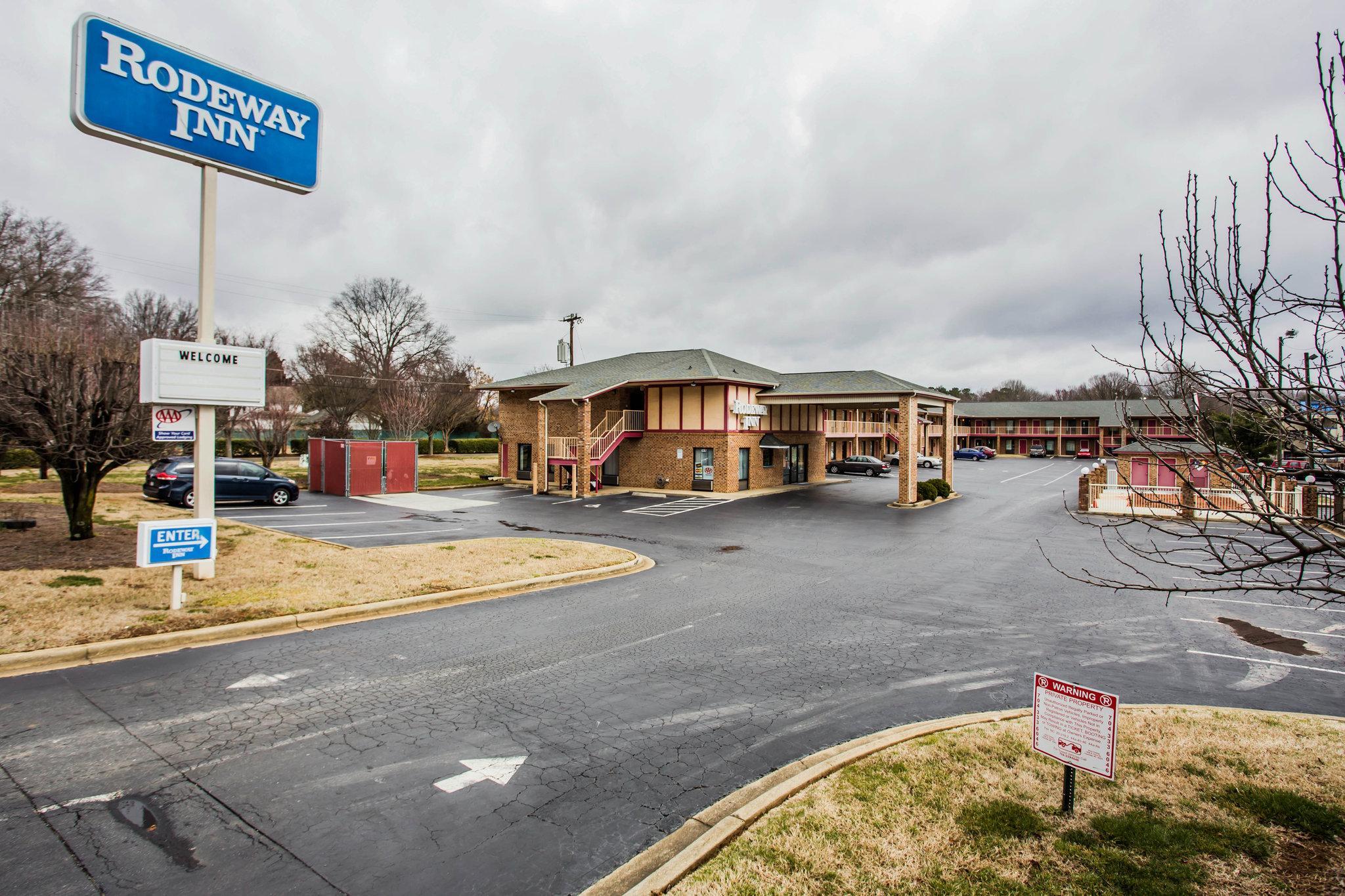 Rodeway Inn University Area Charlotte Ngoại thất bức ảnh